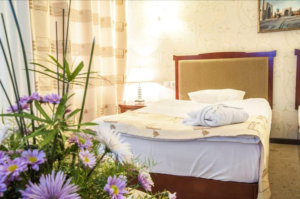 Golden Valley Hotel Taszkent Zewnętrze zdjęcie