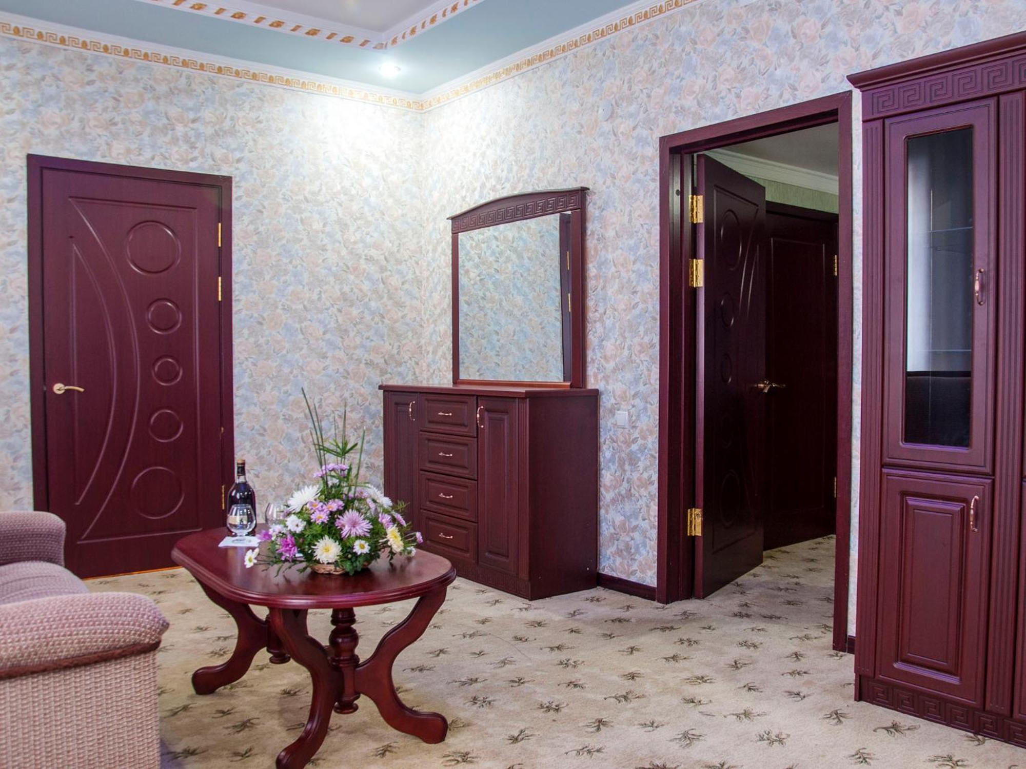 Golden Valley Hotel Taszkent Zewnętrze zdjęcie