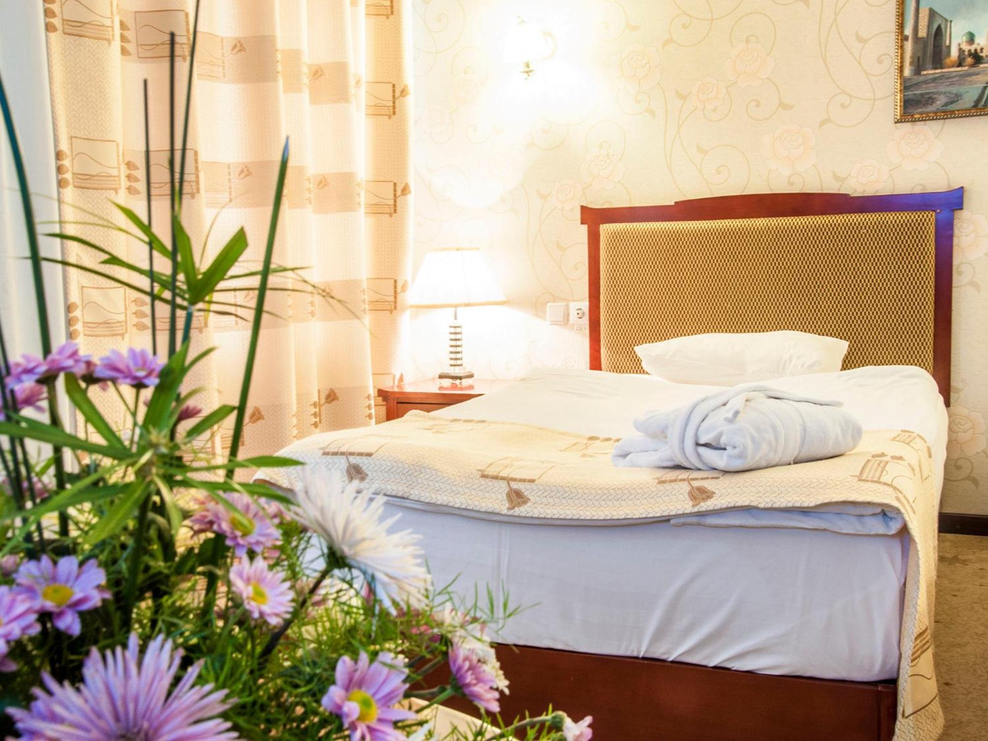 Golden Valley Hotel Taszkent Zewnętrze zdjęcie